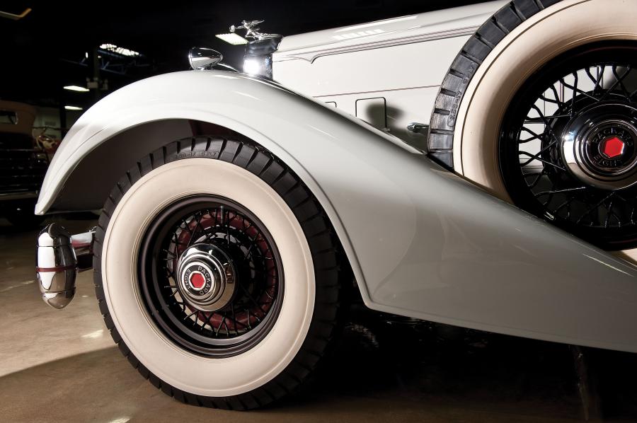 Колеса Packard Eight Dual Cowl Sport Phaeton 1934 года  (фото 6 из 23)